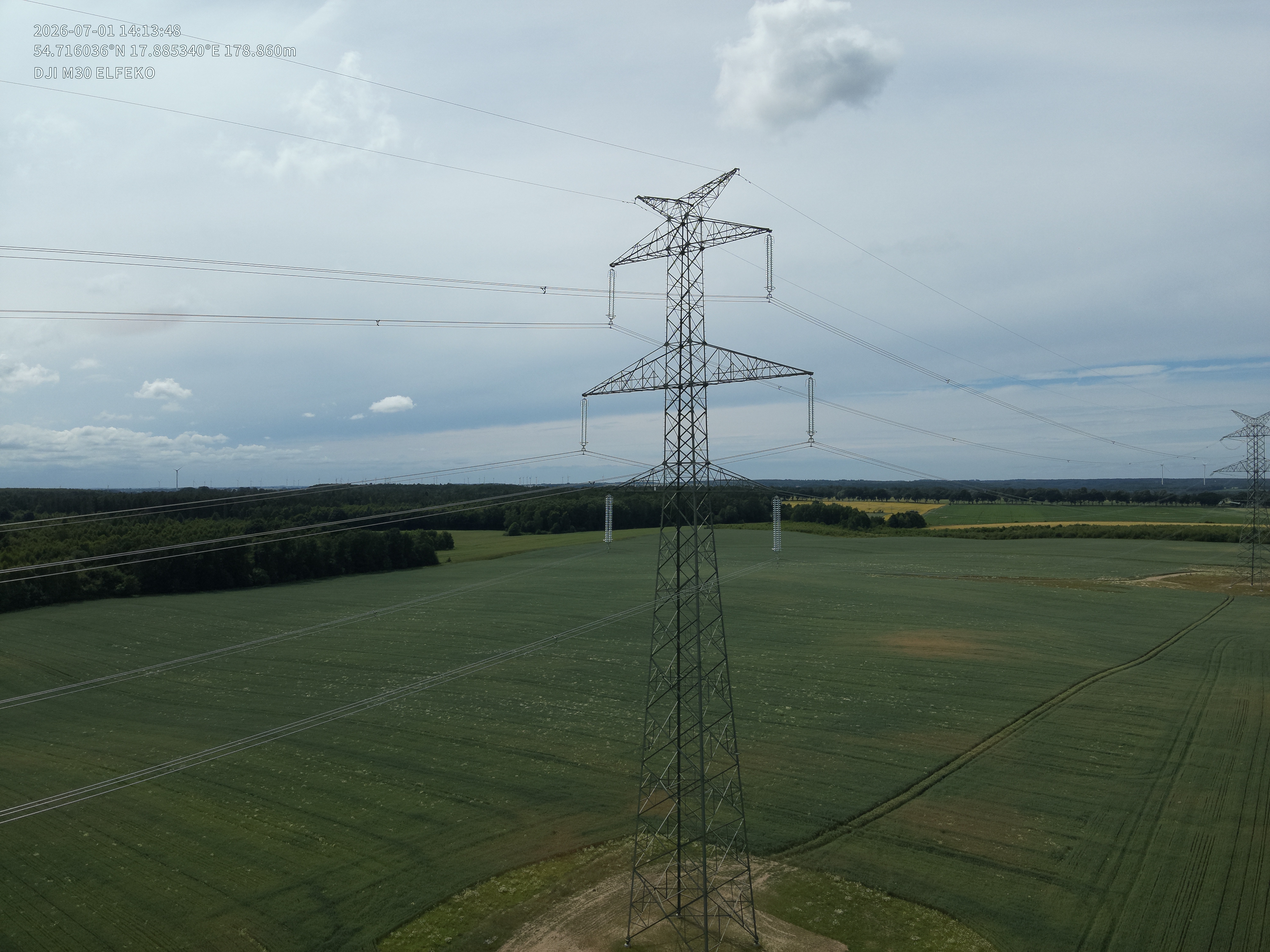 We have completed construction and assembly works on the 400 kV Choczewo–Gdańsk Przyjaźń line section